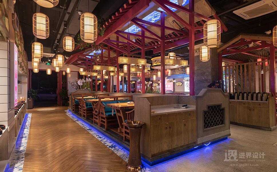 湘里小厨沙井店色彩斑斓的徽派风